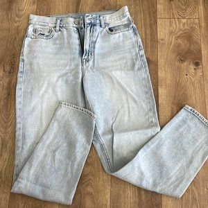 American eagle mom jean